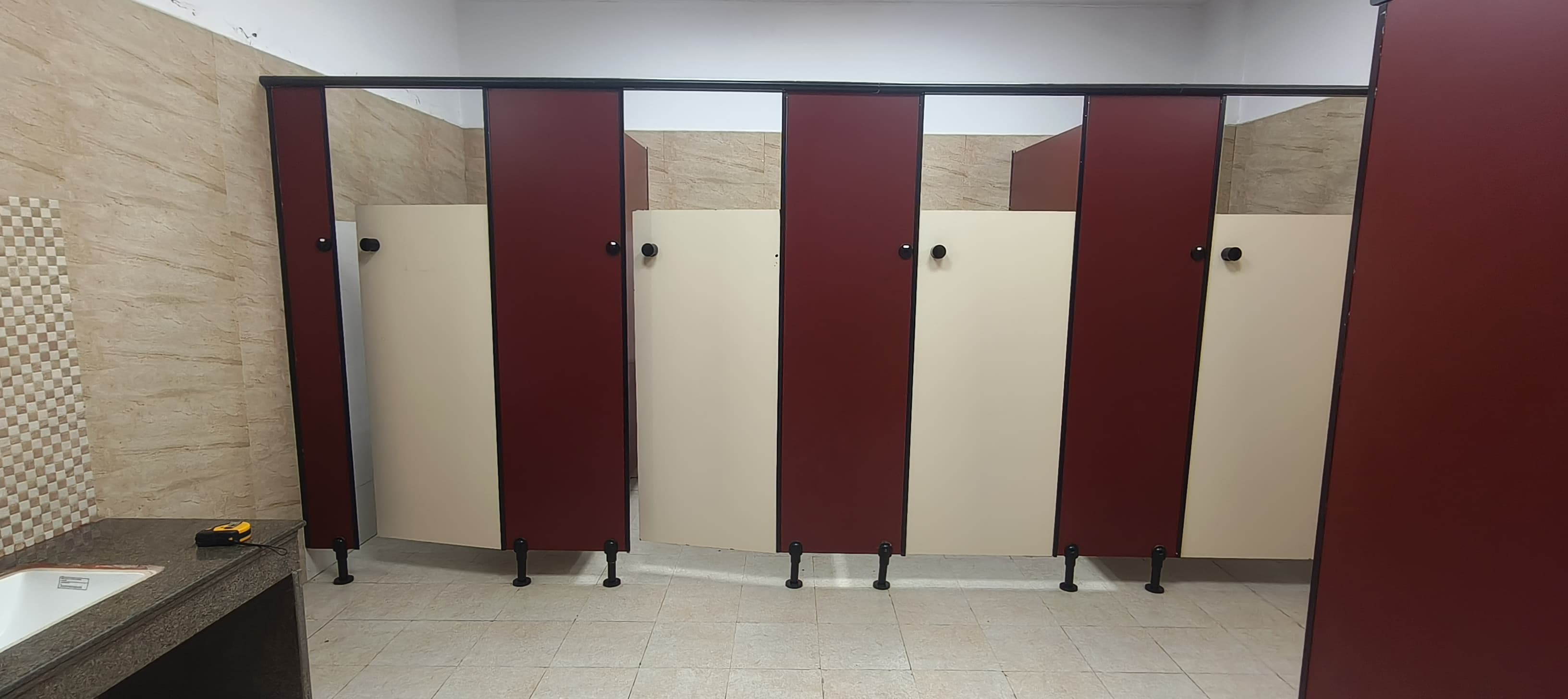 Toilet Cubicle - Toilet Partition manufacturers in Noida