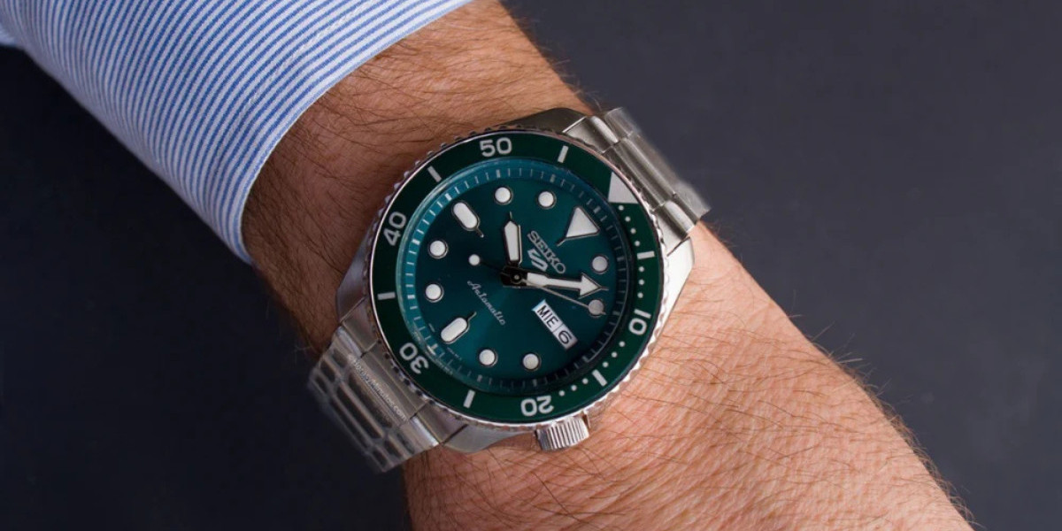 The Complete Guide to Alpinist Watches