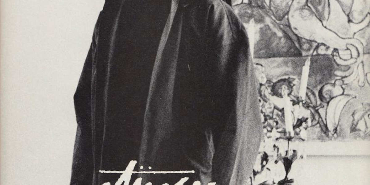 Miami Winter Vibes: How Stüssy and the Stüssy Hoodie Shape the City’s Seasonal Streetwear