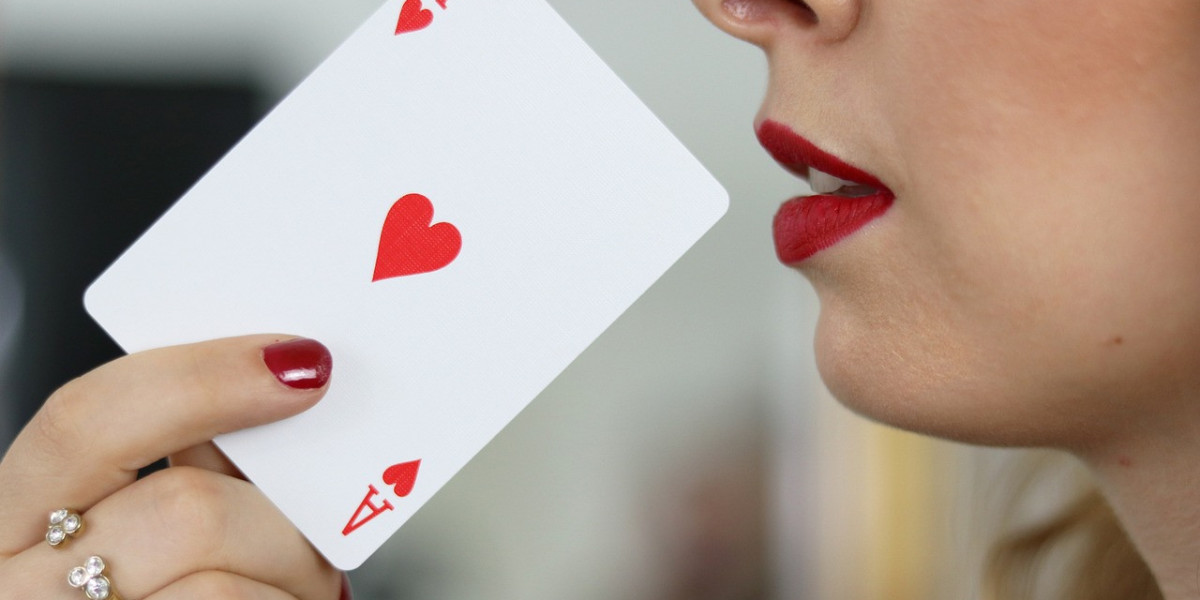 Kasyna online w erze społecznościowej: Jak platformy gier stają się miejscem spotkań dla graczy w 2025 roku oraz rola me