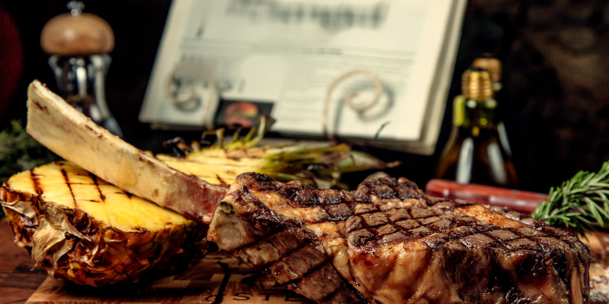 What sauces are commonly served with steak in Bolton?