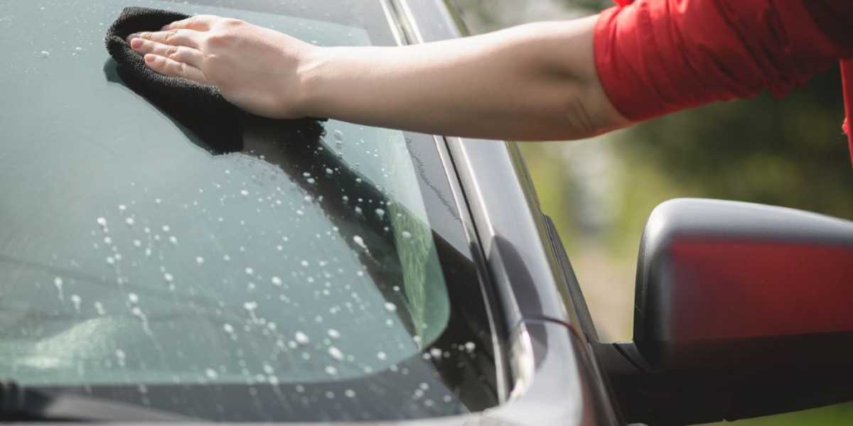 How to clean car windows effectively in Foristell, MO