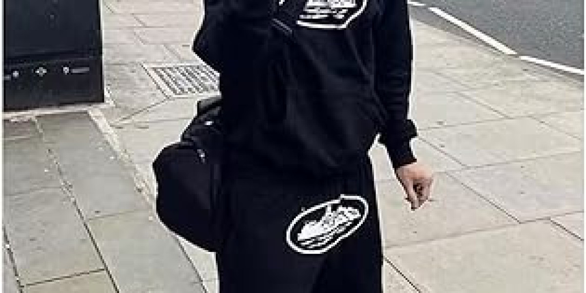 Corteiz Shorts: Trendy Urban Looks for summer