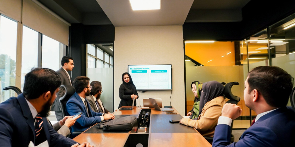 How Financial Advisory Drives Sustainable Business Growth